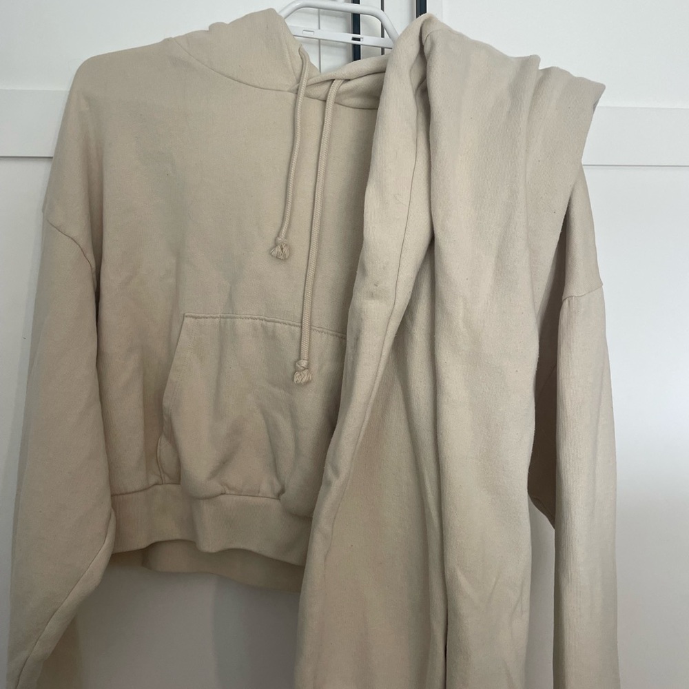 Levi’s Sweatset.